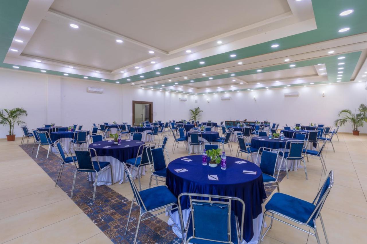 Hotel Sterling Padam Pench Khawāsa Zewnętrze zdjęcie