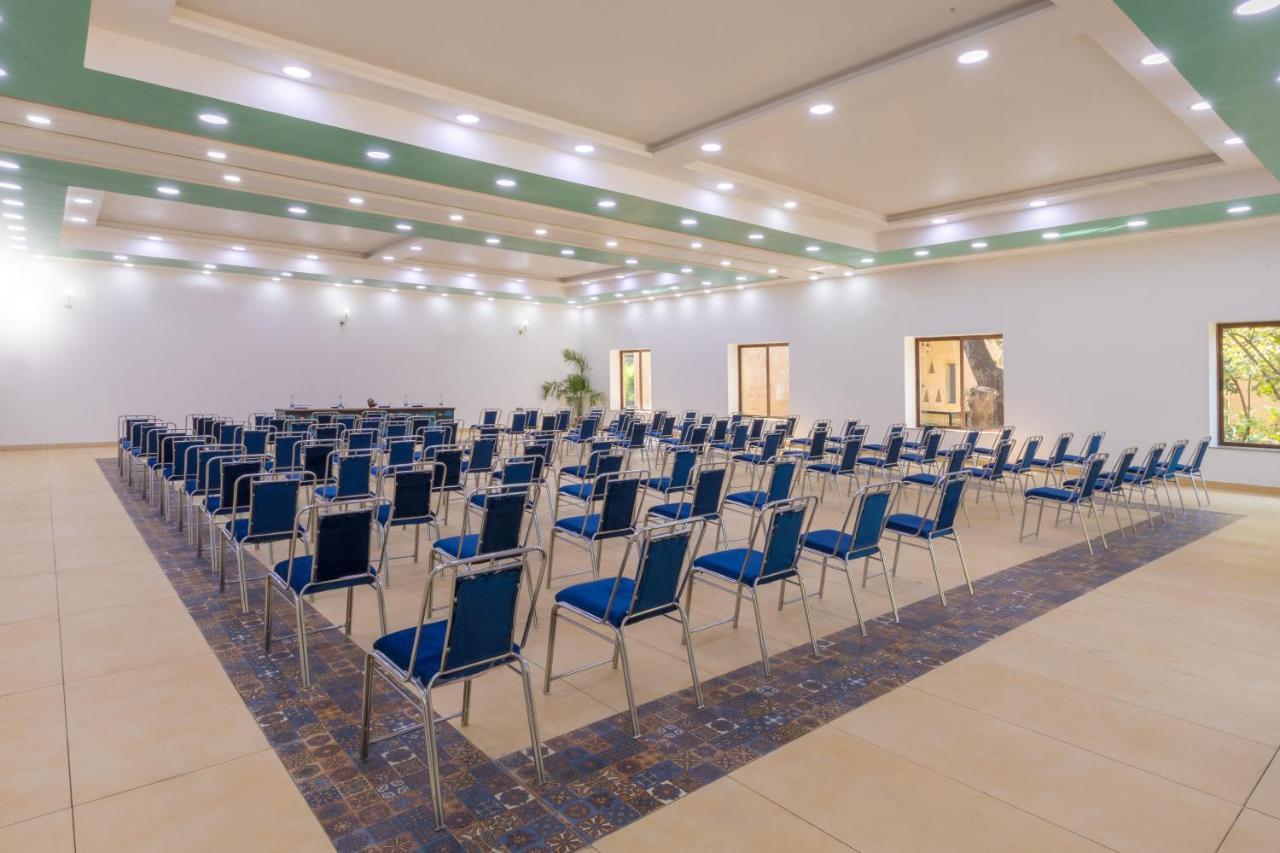 Hotel Sterling Padam Pench Khawāsa Zewnętrze zdjęcie